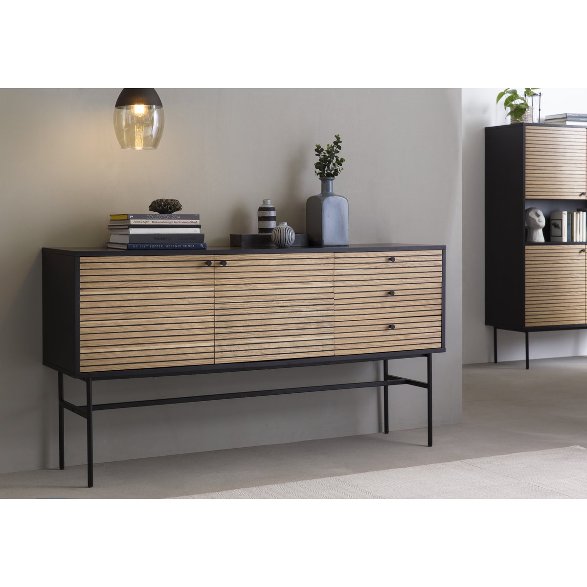 Scandinavisch Dressoir Zwart met Eikenfineer en 3 Lades - Afbeelding 3