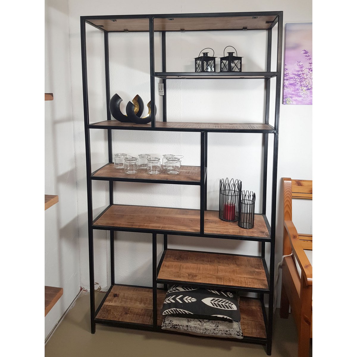 Liverpool Boekenkast Mangohout met Zwart Metalen Frame